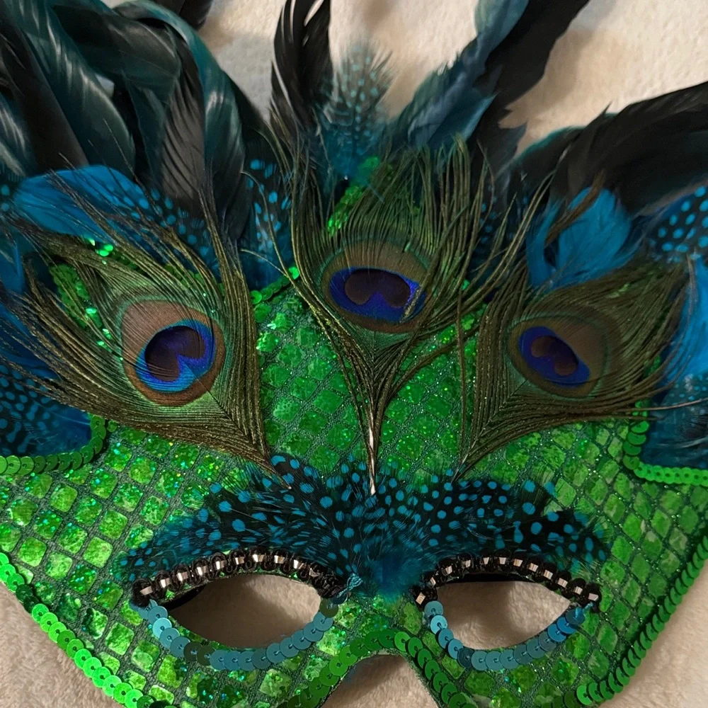 Peacock-Inspired Green Feather Mardi Gras mask